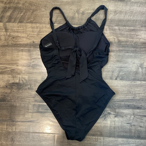 La Blanca Island Goddess One Piece High Neck Key hole Modest Black US 4 NWT - Picture 5 of 9